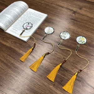 Ventilátor-alakú könyvjelző